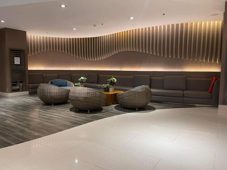 Shore 1 & 3 Residences Moa 1Br With Balcony By Darpm Manila Exteriér fotografie